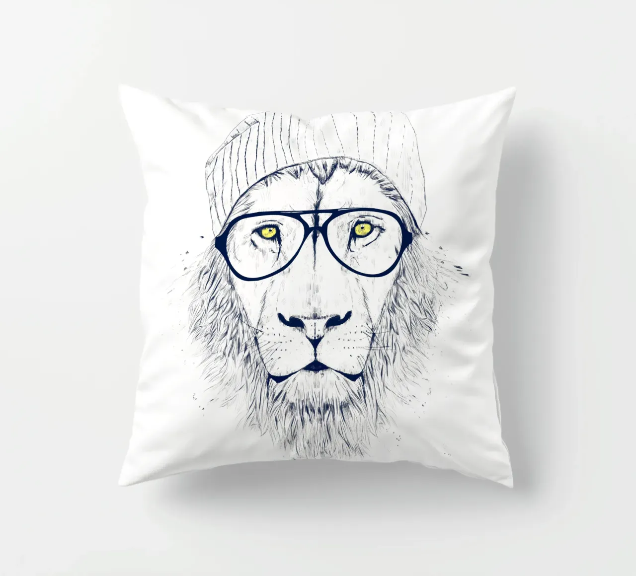 Cool lion cuscino da Balazs Solti