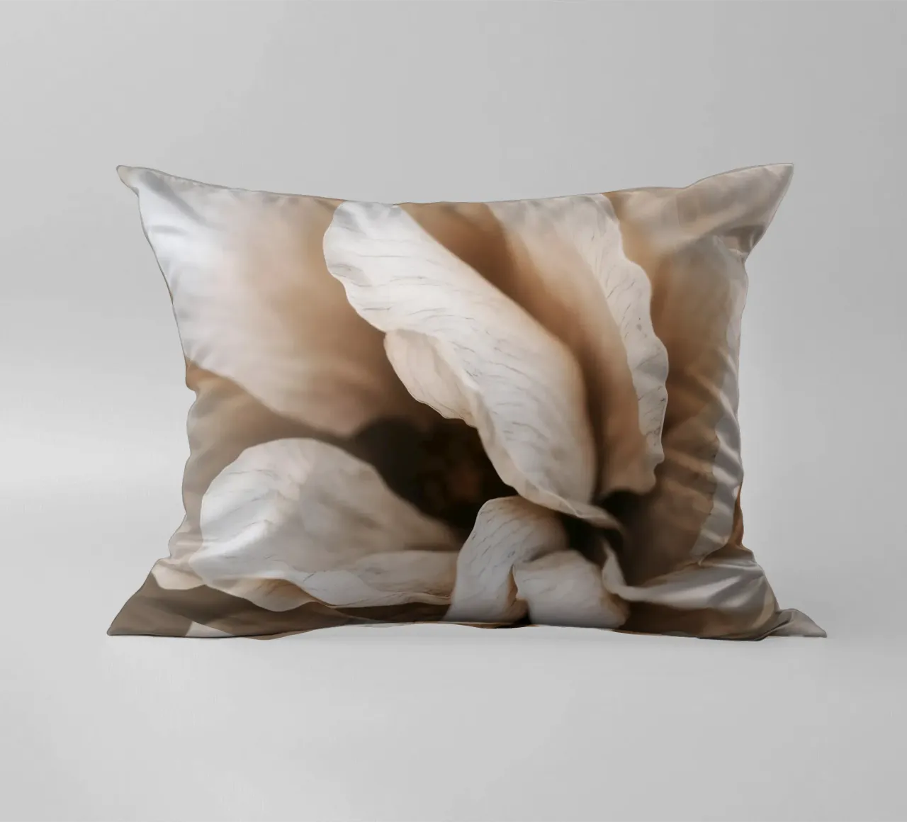 Fragile Bloom No 01 cuscino da treechild