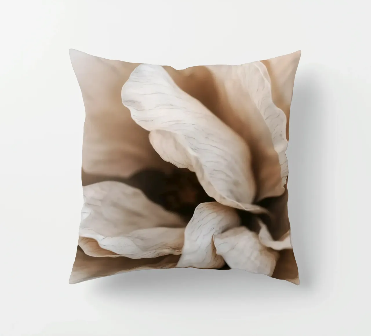 Fragile Bloom No 01 cuscino da treechild