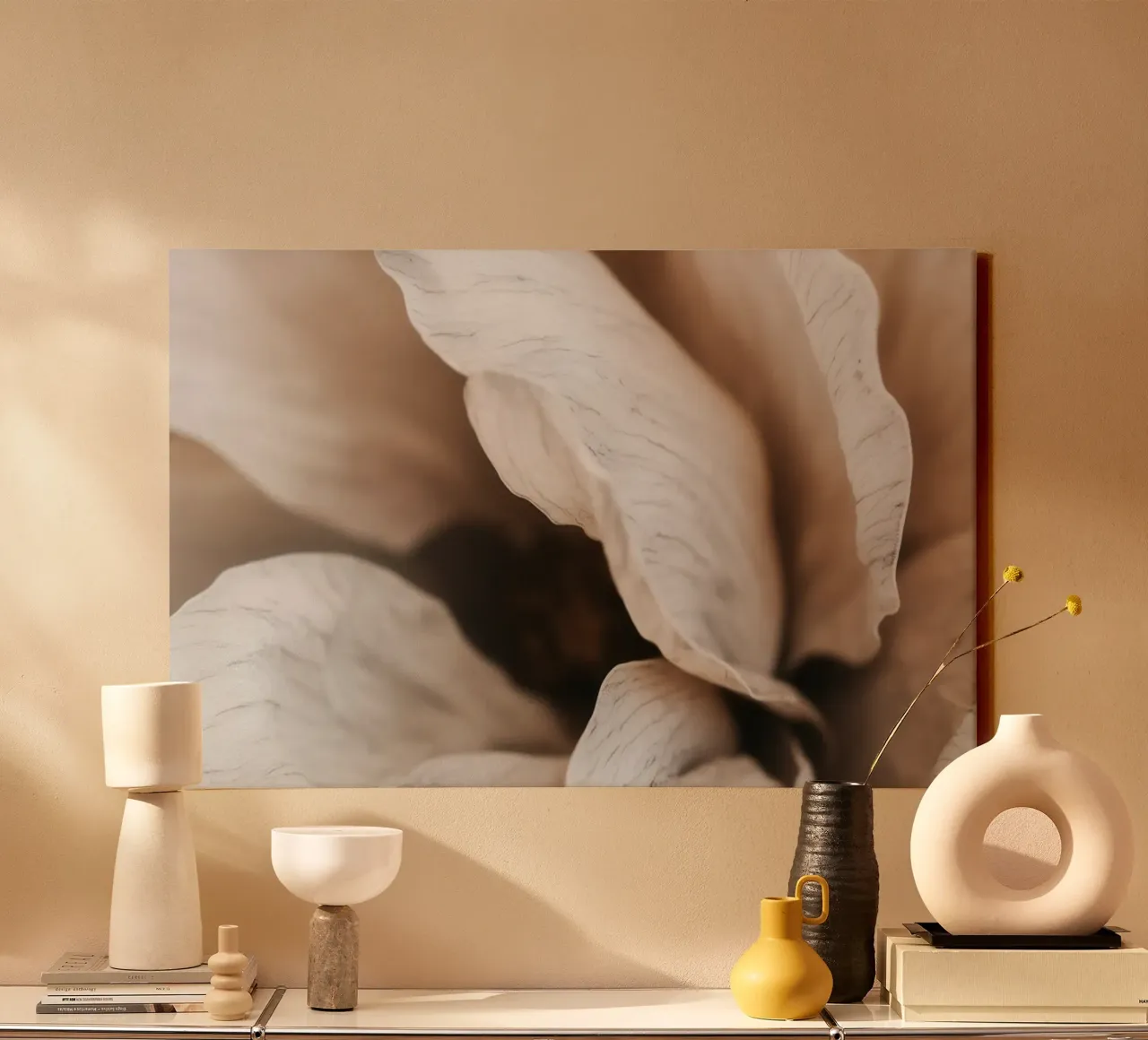 Fragile Bloom No 01 tela con Cornice a cassetta da treechild