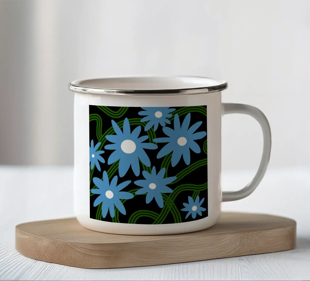 I fiori blu si aggrovigliano tazza in smalto da Little Dean
