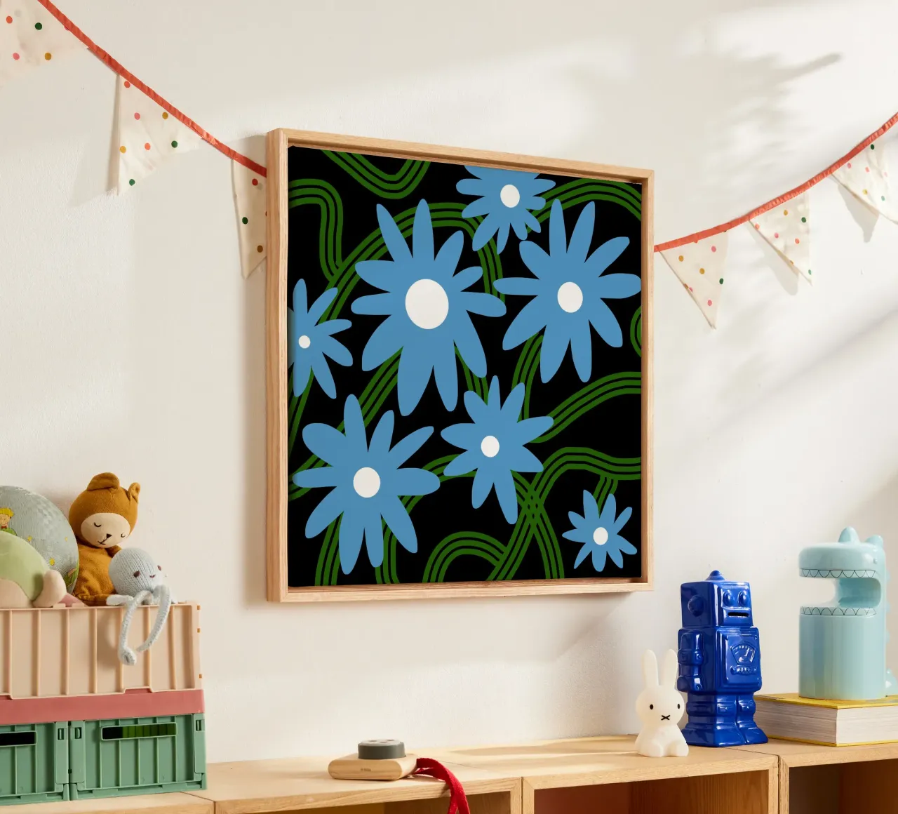 Blaue Blumen verheddern sich Leinwand mit Schattenfugenrahmen von Little Dean