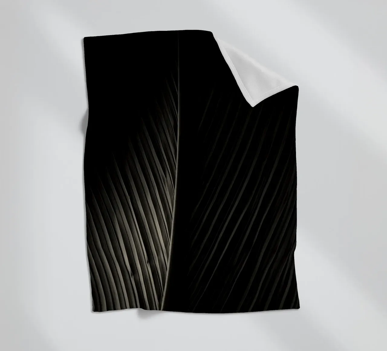 Palmenblatt Fleecedecke von Earthly Visions