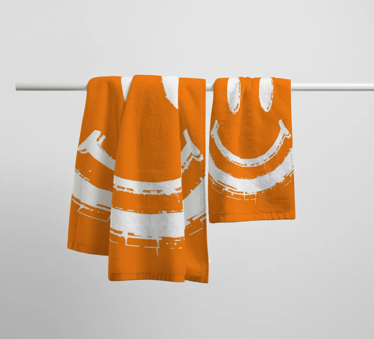 Emoji_StyleA_orange2 asciugamano da bagno da AI-Portraits by LK