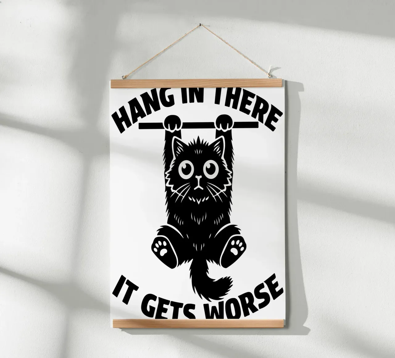 Hang In There It Gets Peor Funny Cat poster de raflessia