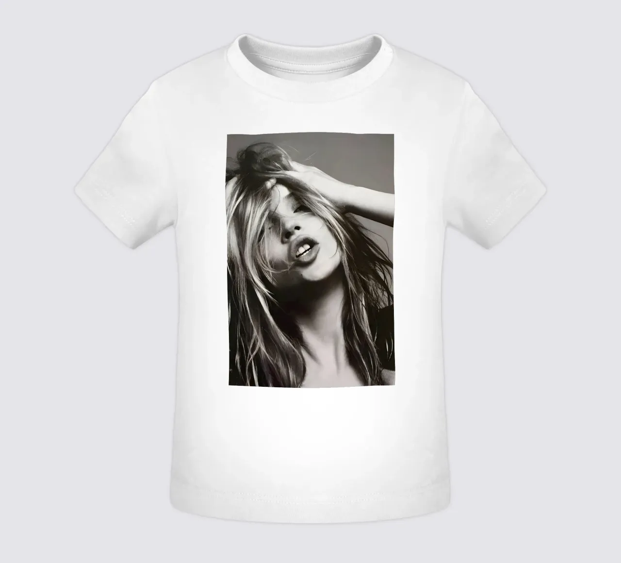 Kate Moss con la testa in mano maglietta neonato da Klia M_Art