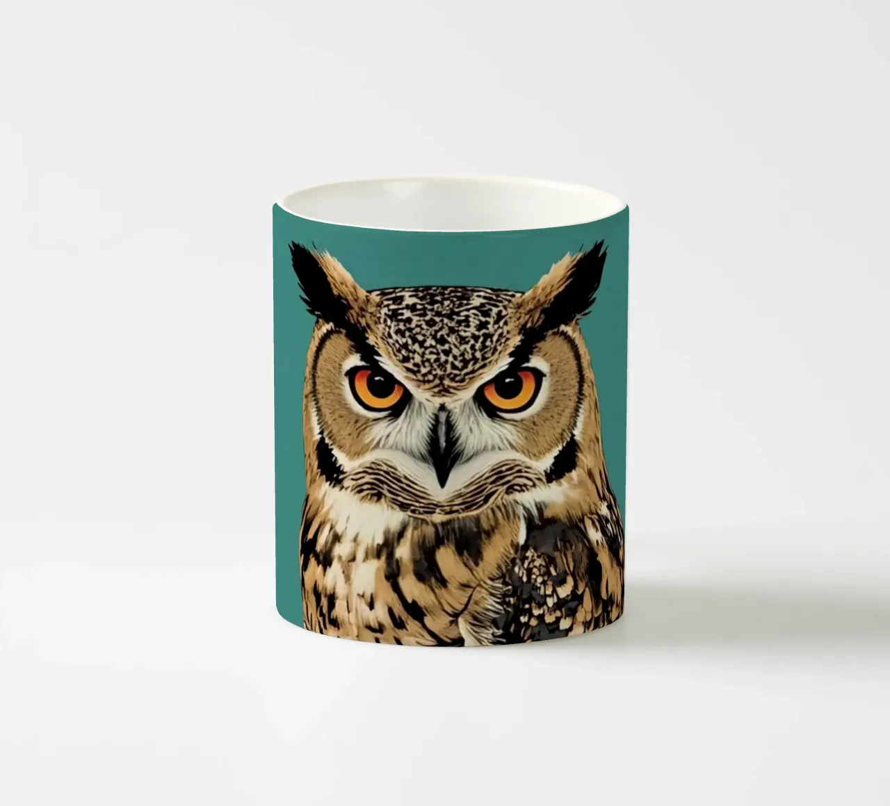 Gufo reale su cubo geometrico rosso tazza in ceramica da DesignDoodle