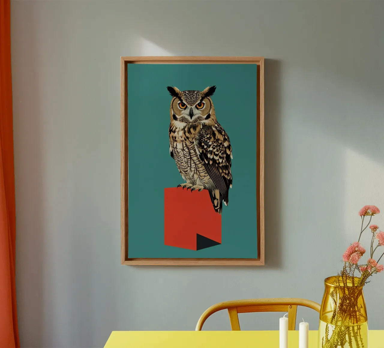 Gufo reale su cubo geometrico rosso tela con Cornice a cassetta da DesignDoodle