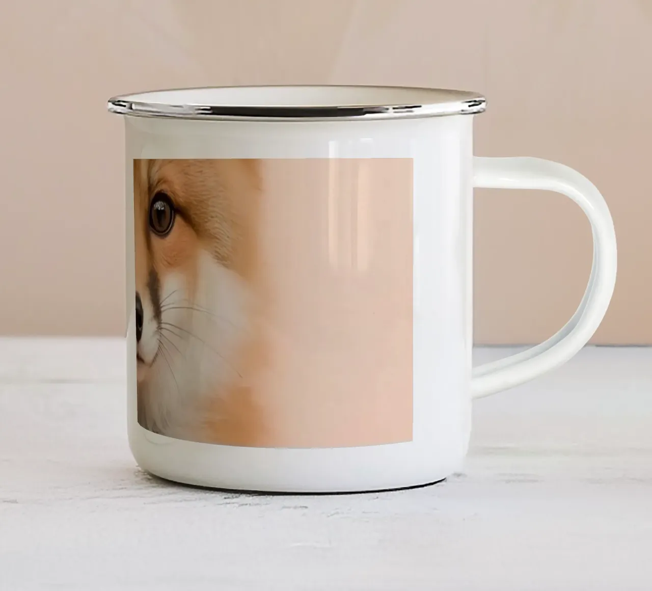 Volpe con corona di fiori ritratto tazza in smalto da DesignDoodle