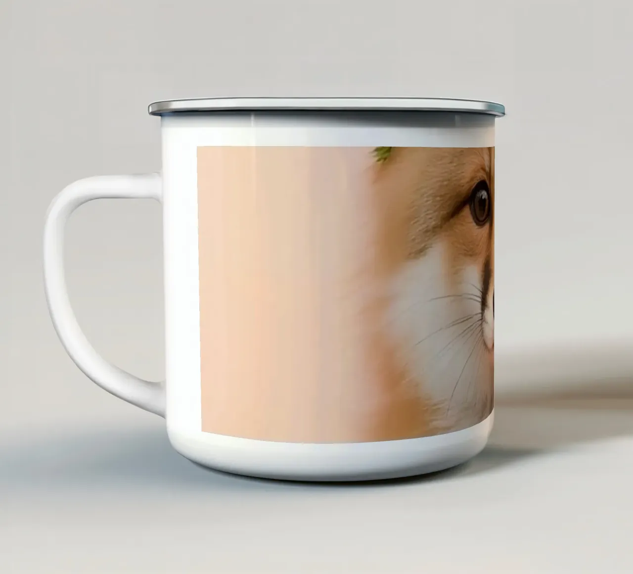 Volpe con corona di fiori ritratto tazza in smalto da DesignDoodle