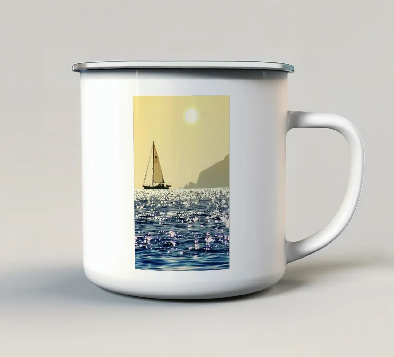 boat on ocean calm tazza in smalto da lifeline