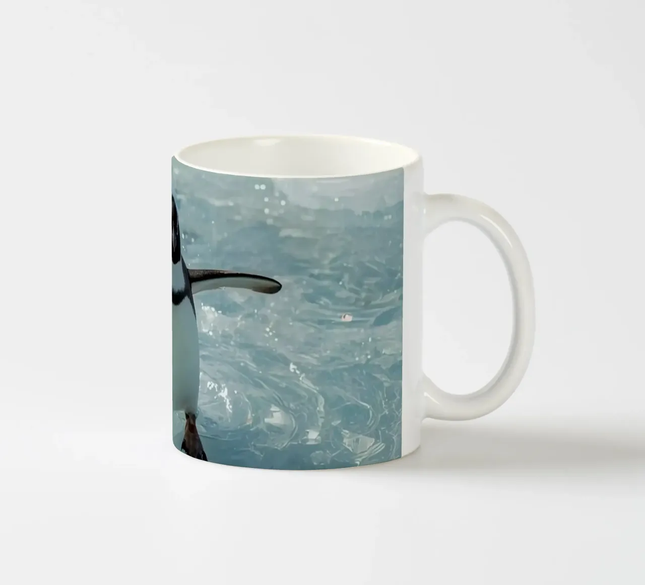 Pinguino Gentoo in piedi su una banchisa tazza in ceramica da DesignDoodle