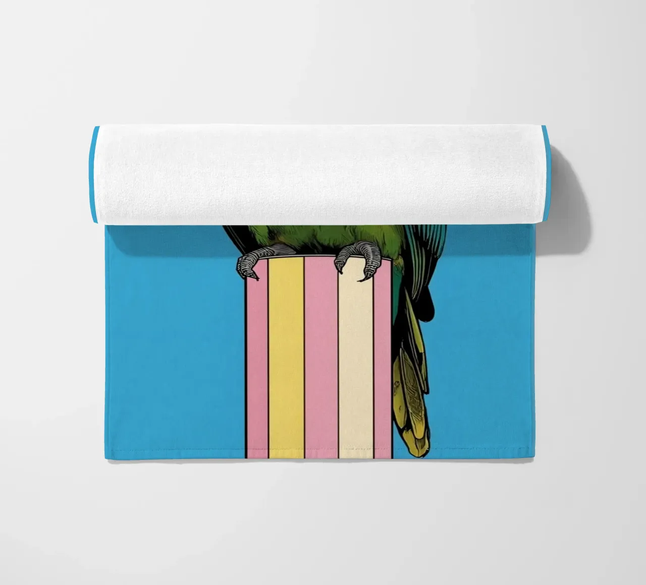 Pappagallo verde su colonna a righe telo mare da DesignDoodle