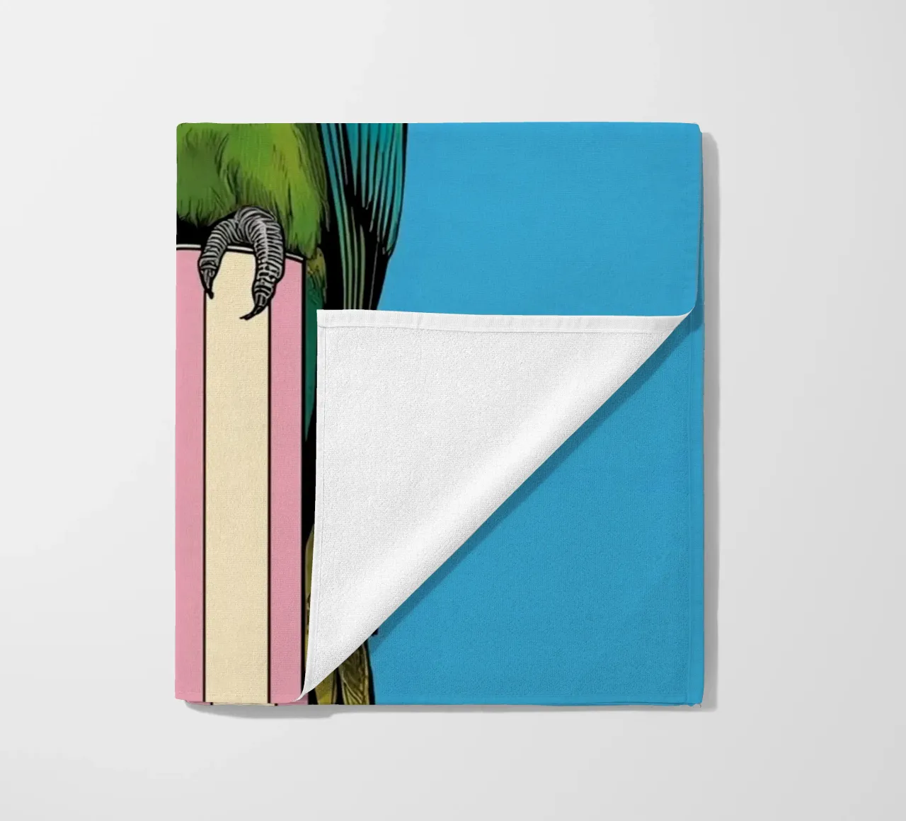 Pappagallo verde su colonna a righe telo mare da DesignDoodle