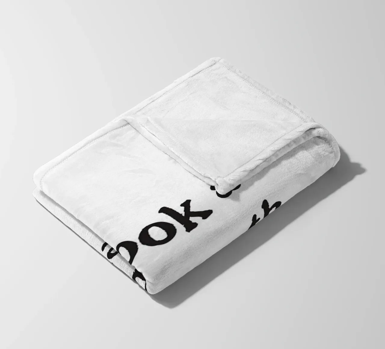 She took a deep breath and let it go. coperta in pile da Fraysein Design