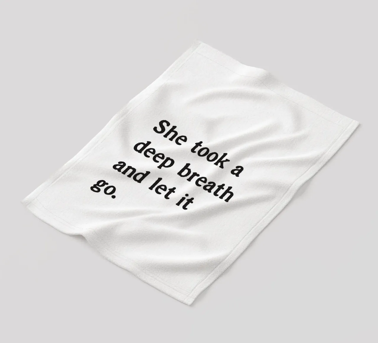 She took a deep breath and let it go. coperta in pile da Fraysein Design
