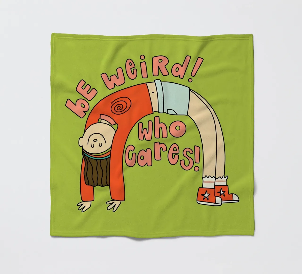 "bE weiRd! who çares! coperta in pile da Type & Tape
