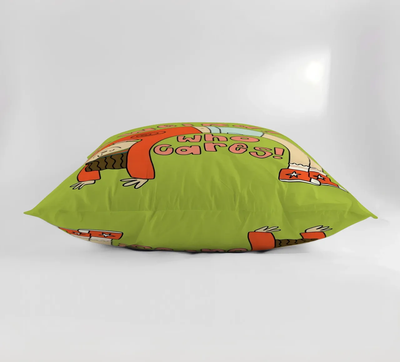 "bE weiRd! who çares! cuscino da Type & Tape