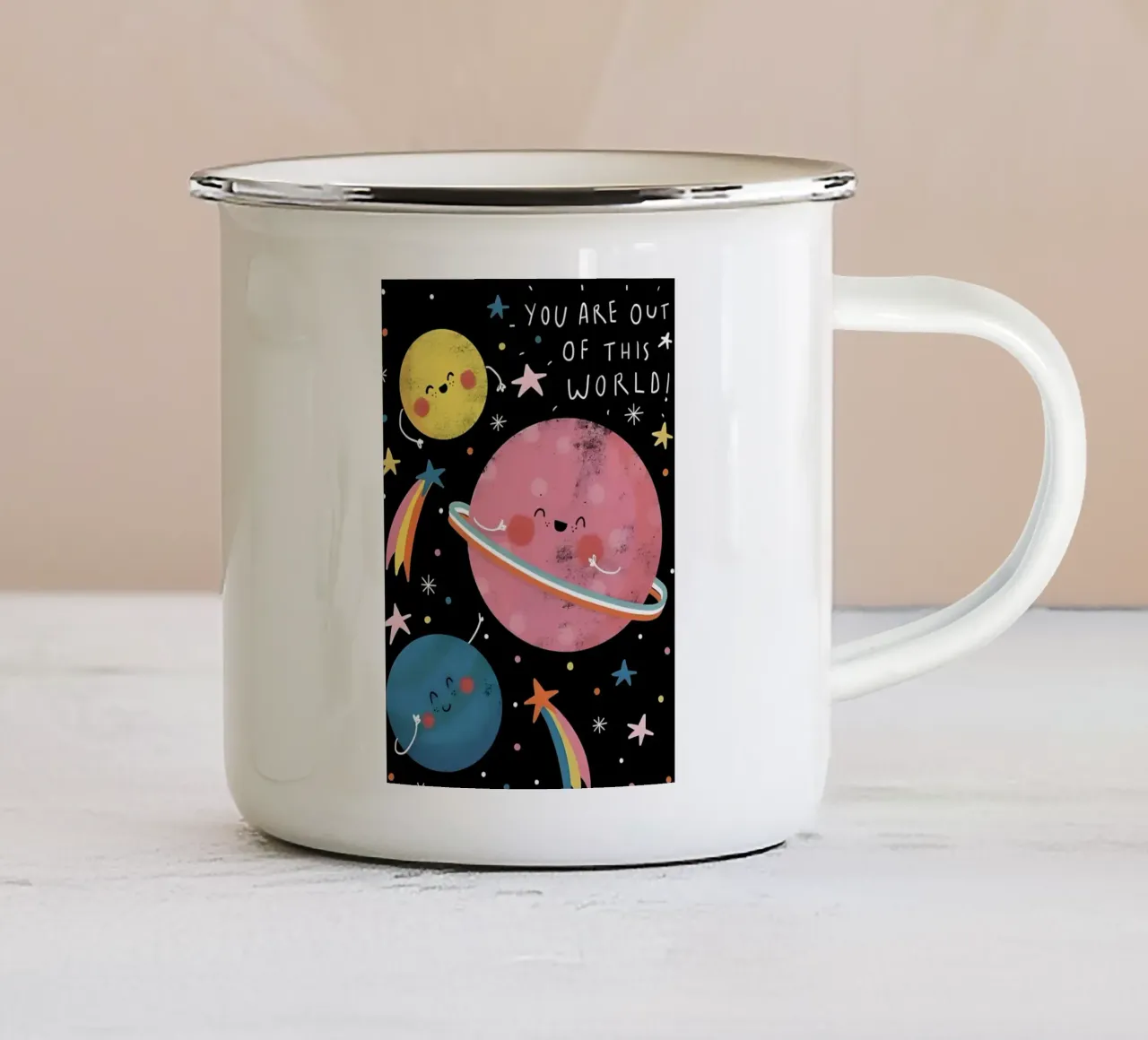 "YOU ARE OUT OF THIS WORLD! tazza in smalto da Type & Tape