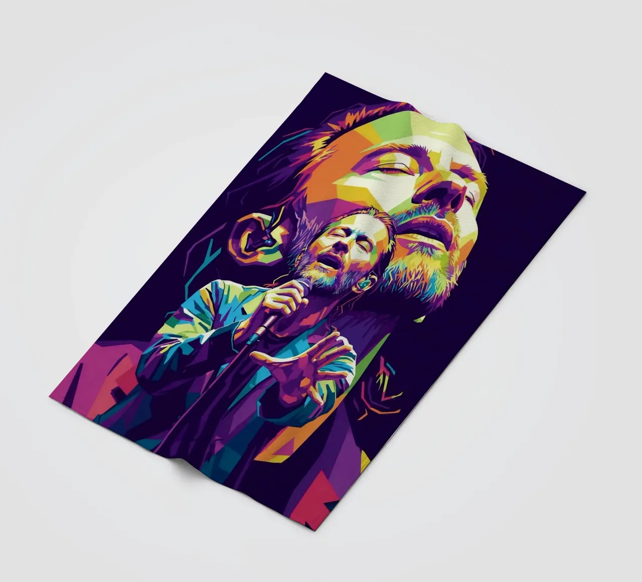 Performance di Thom Yorke sul palco coperta in pile da Hantamrata