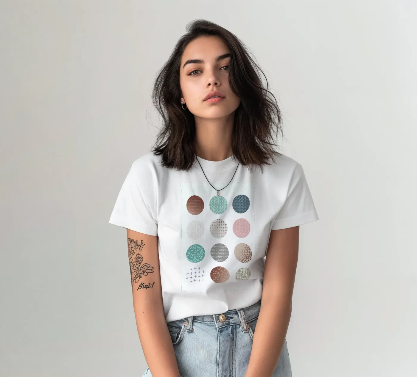 Bronze Pattern Dots t-shirt da Maria Kritzas