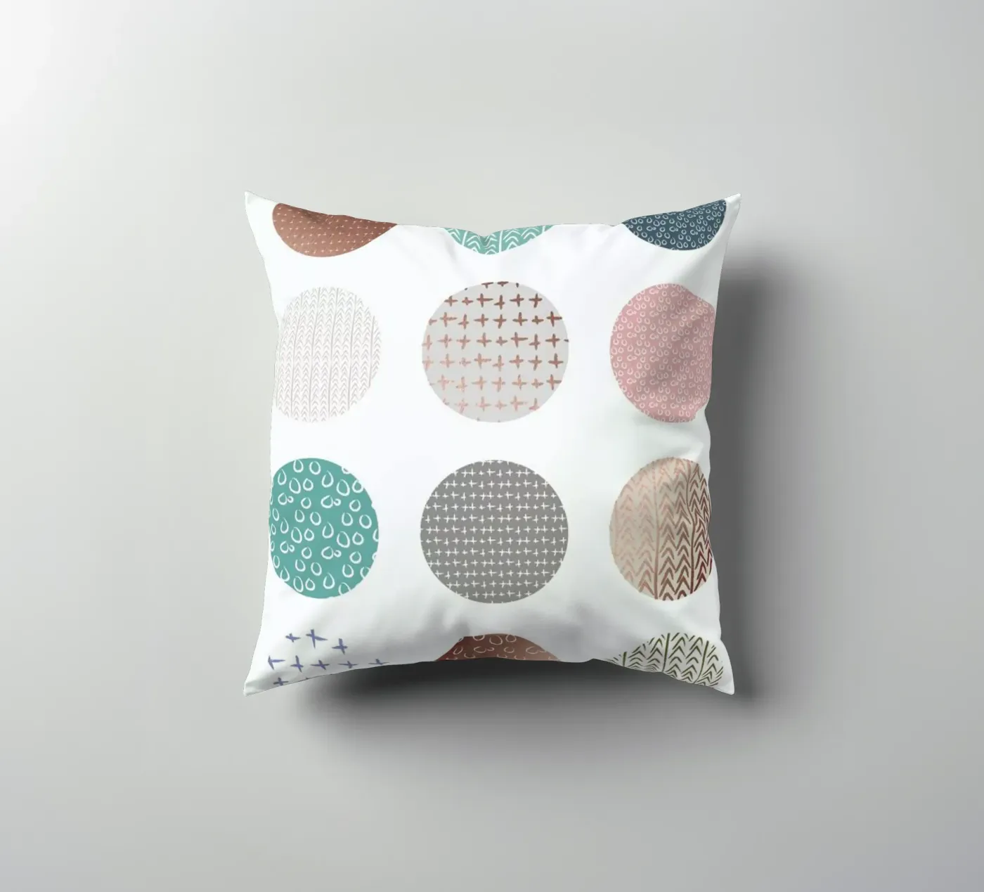 Bronze Pattern Dots kussen van Maria Kritzas