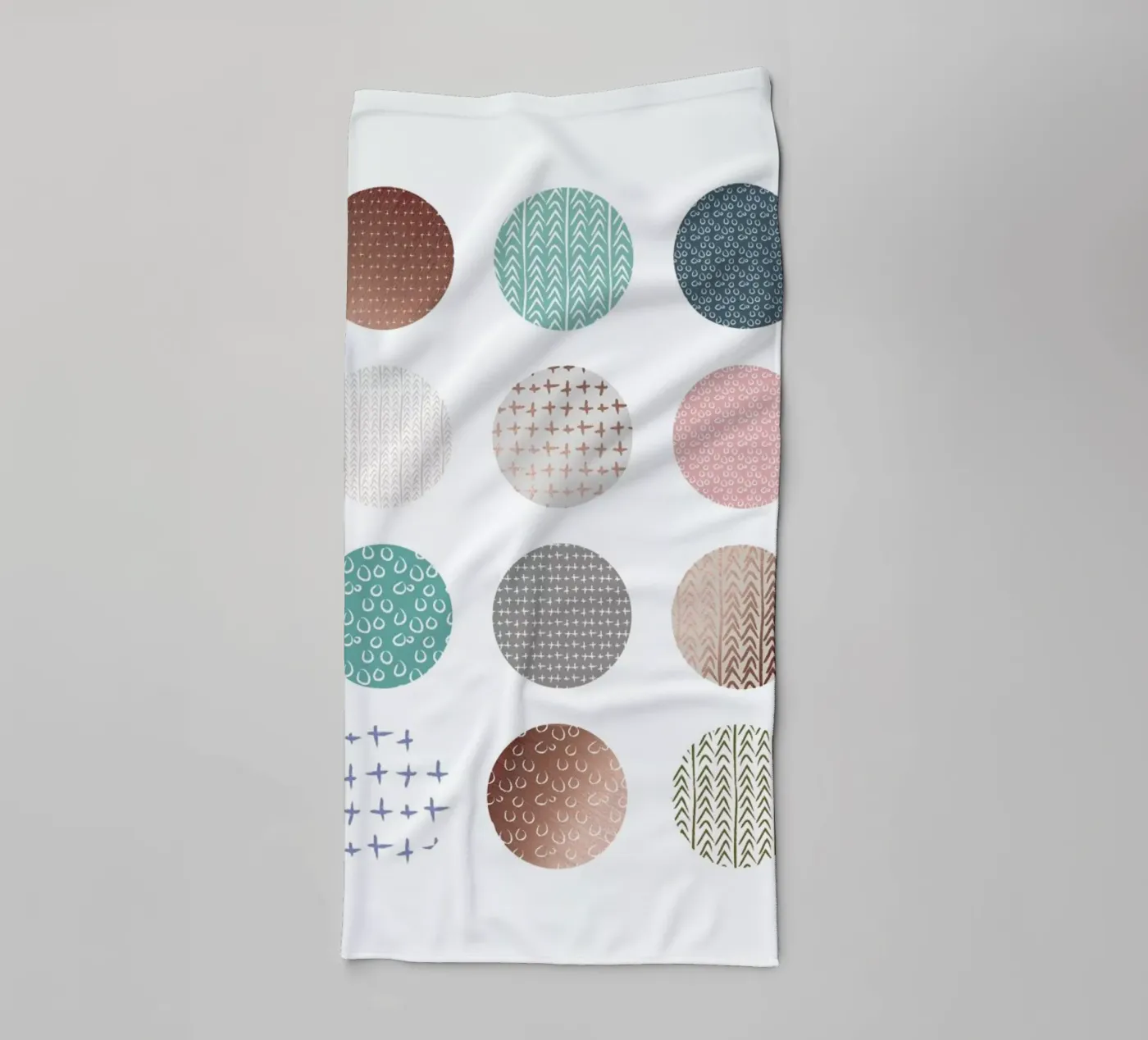 Bronze Pattern Dots badhanddoek van Maria Kritzas