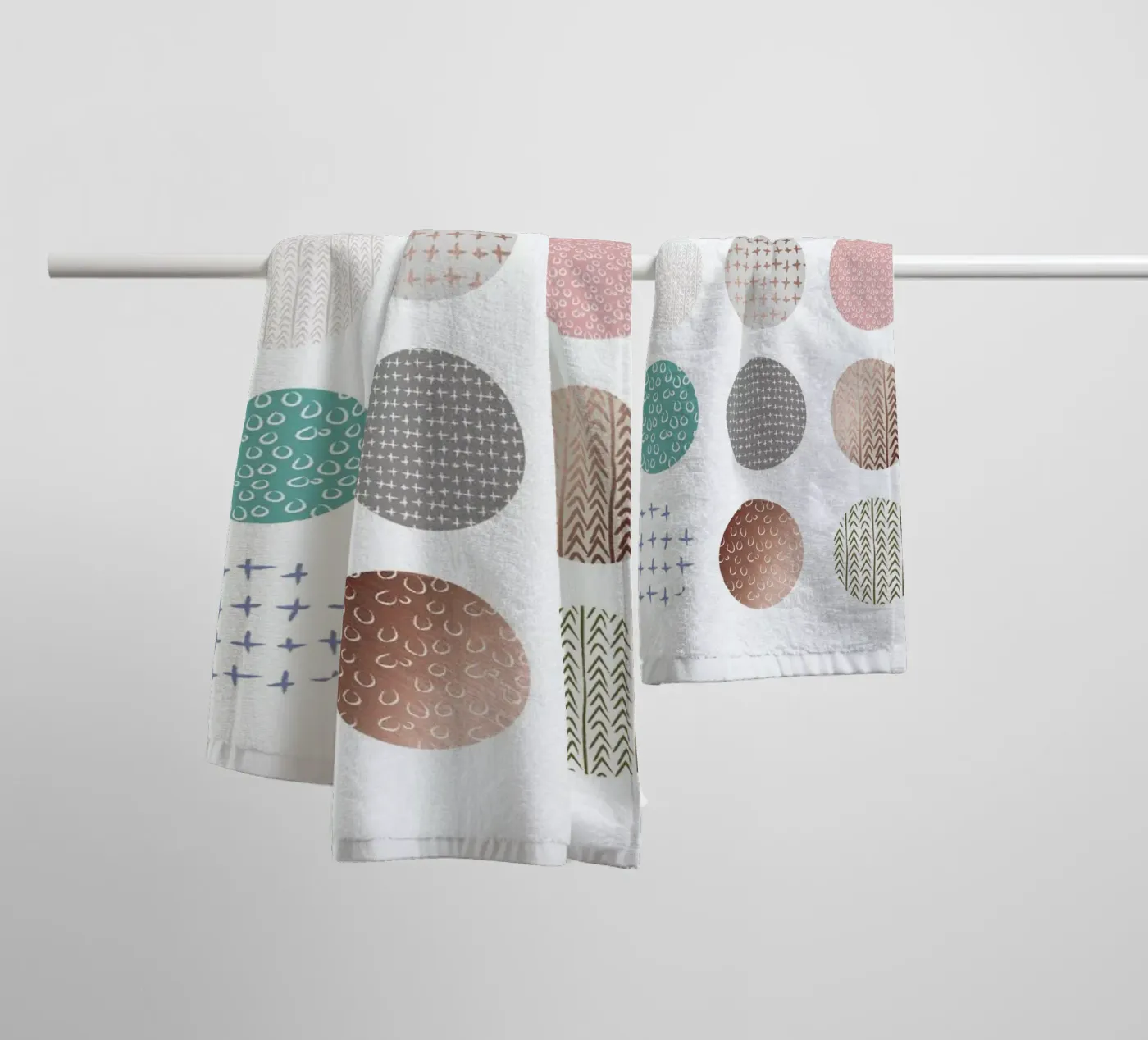 Bronze Pattern Dots badhanddoek van Maria Kritzas