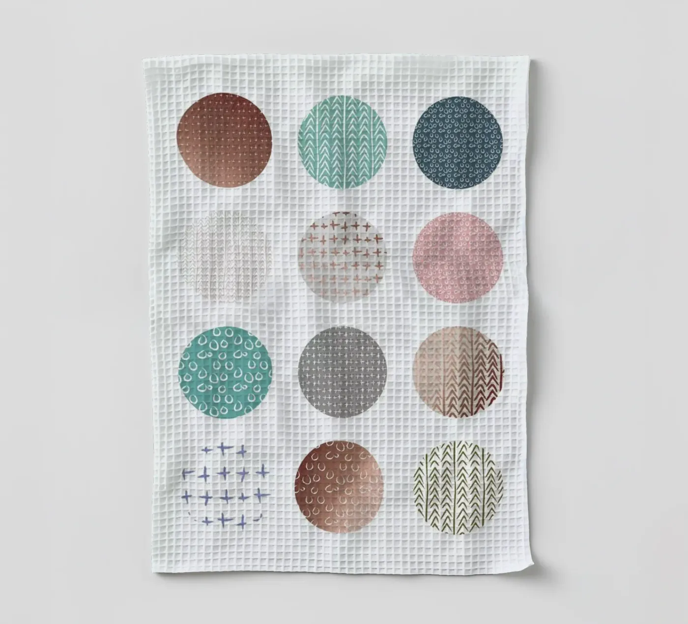 Bronze Pattern Dots theedoek van Maria Kritzas