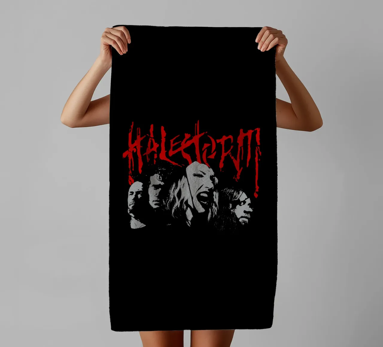 Banda di membri d'epoca Halestrom asciugamano da bagno da https://www.juniqe.com/uk/shop/Henndraws