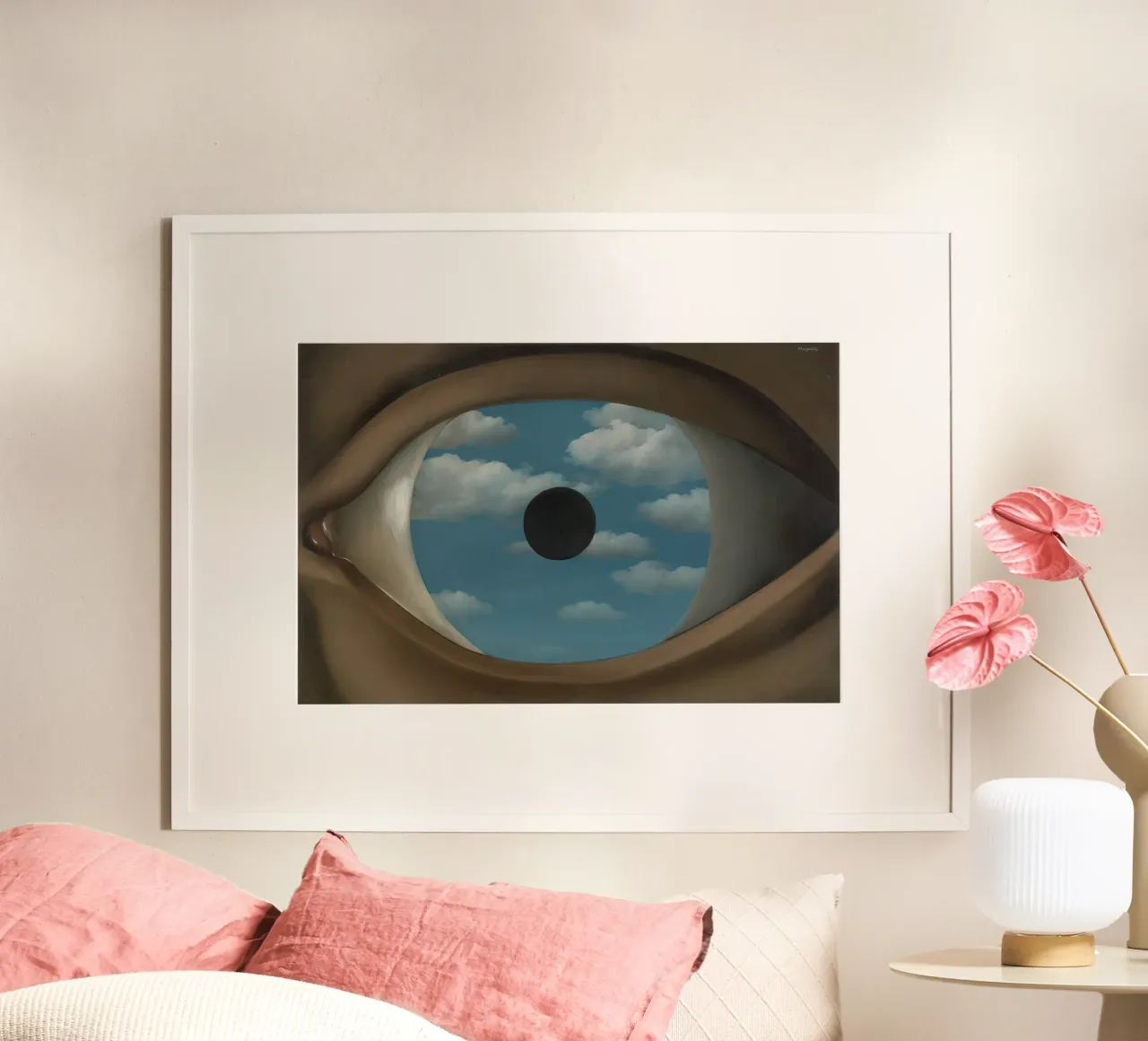 Il falso specchio, 1928 di René Magritte poster con telaio in plastica da TIGER JHONSON