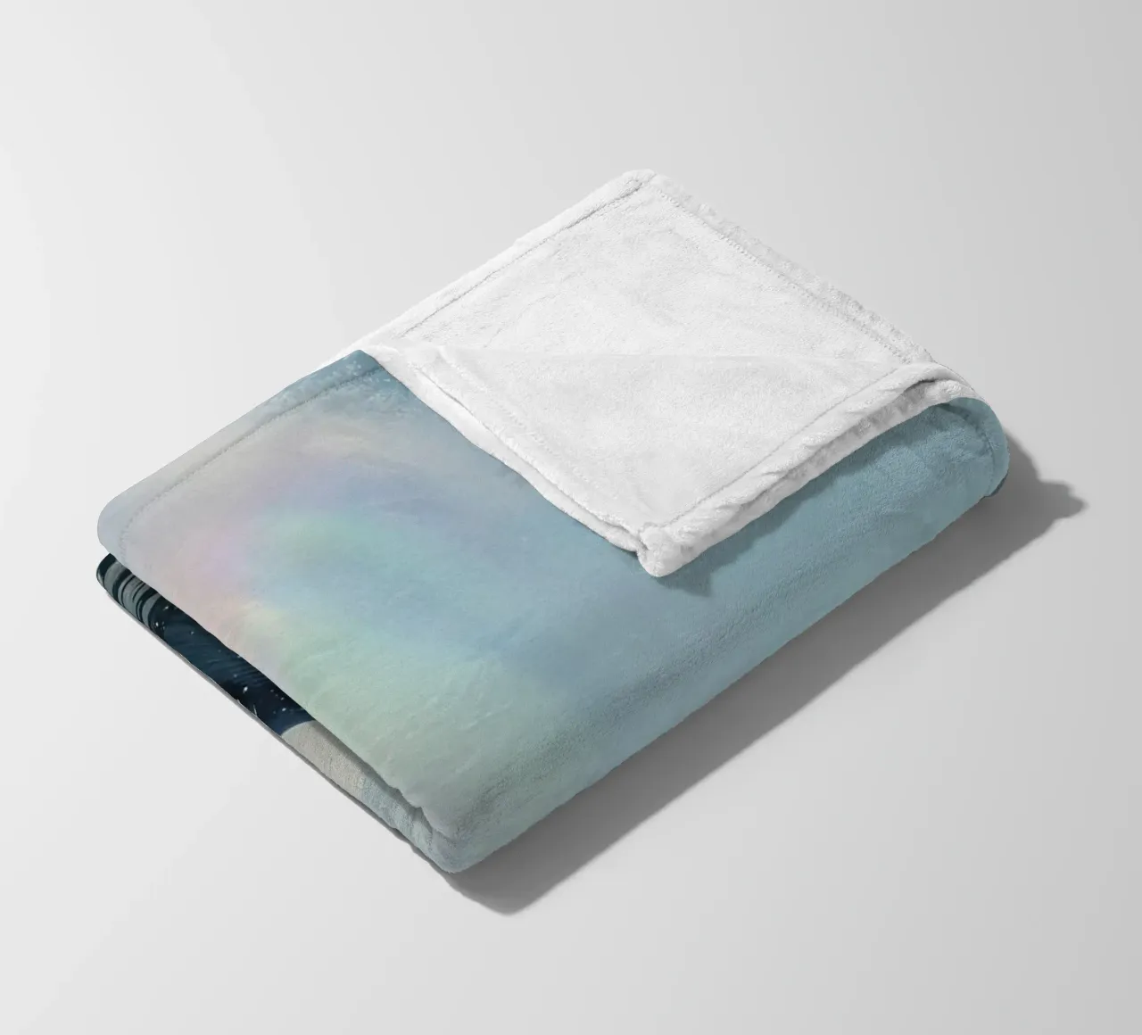 Balena megattera che si infrange con un getto d'acqua arcobaleno coperta in pile da DesignDoodle