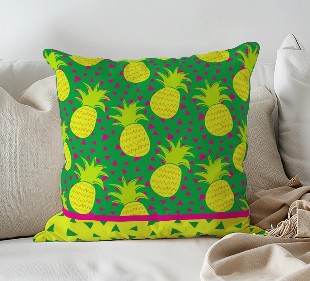 Falling Pineapples cuscino da Maria Kritzas