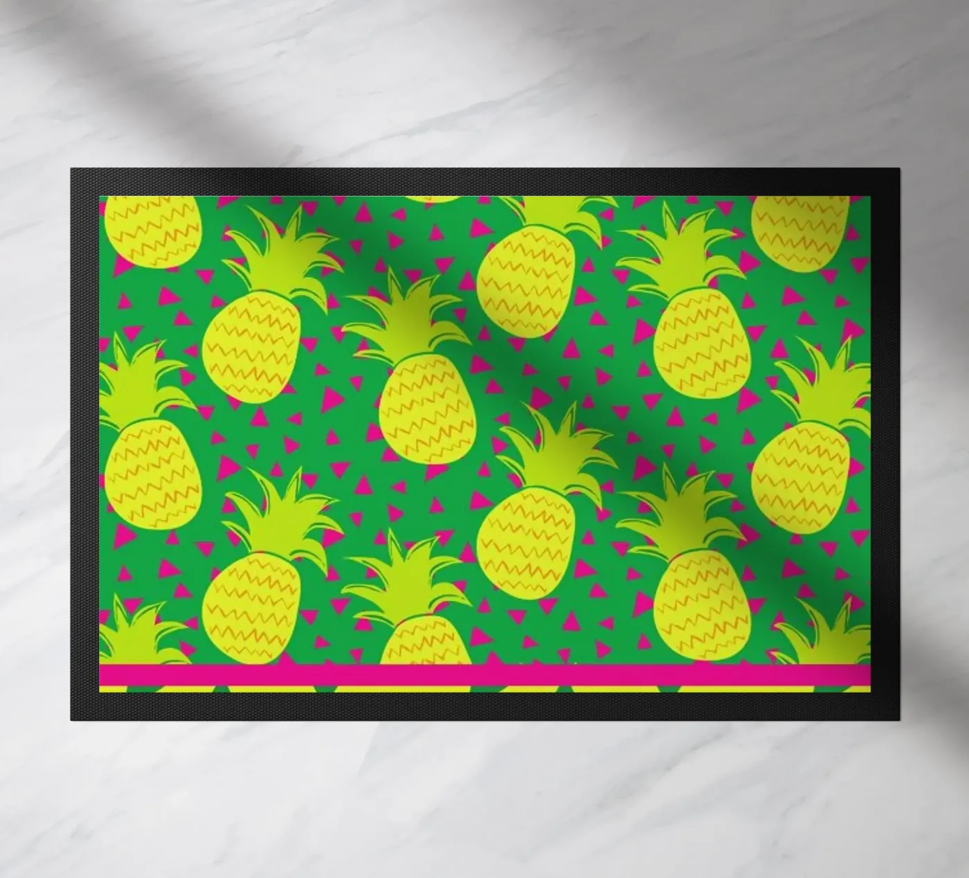 Falling Pineapples deurmat van Maria Kritzas