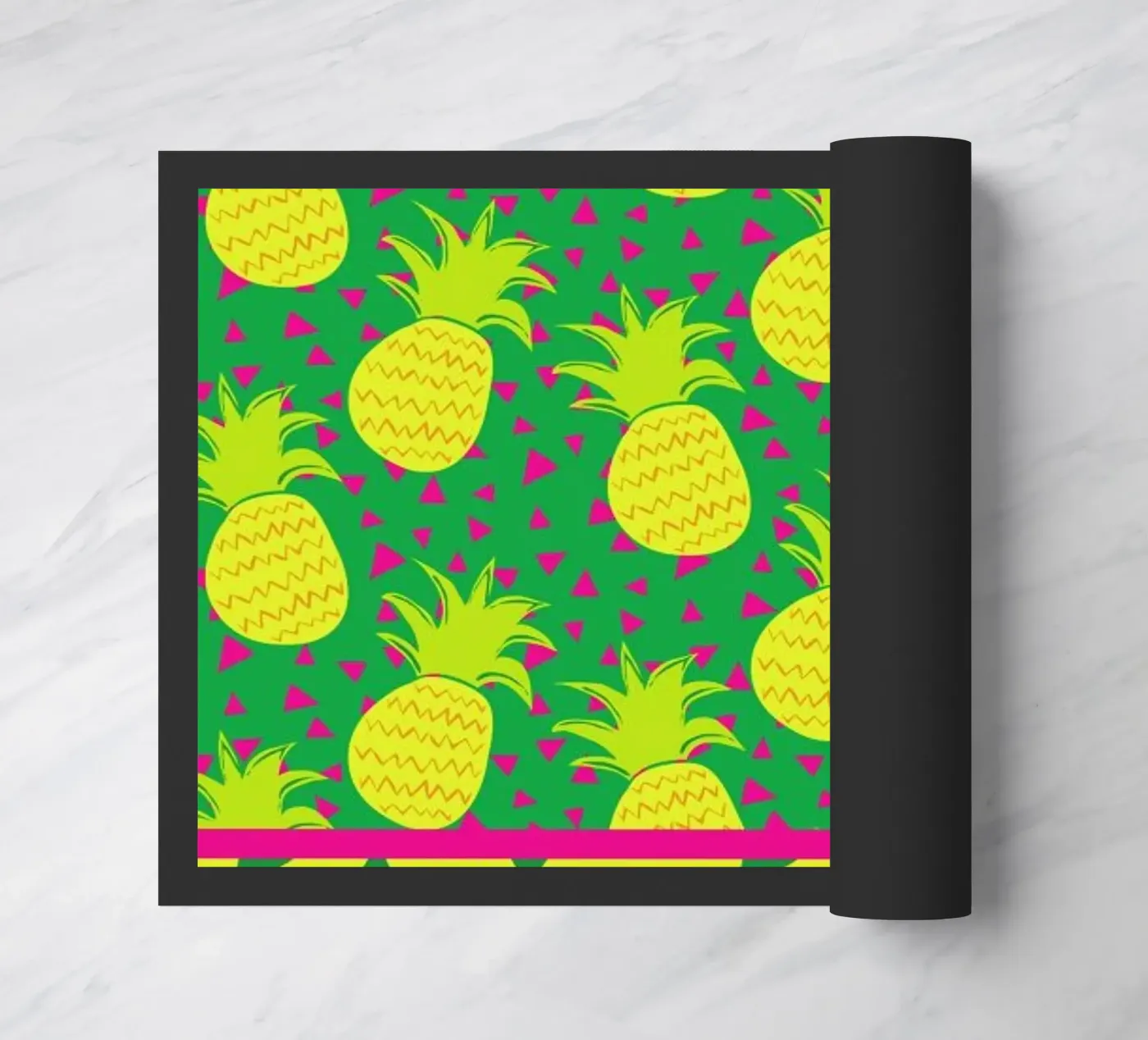 Falling Pineapples deurmat van Maria Kritzas