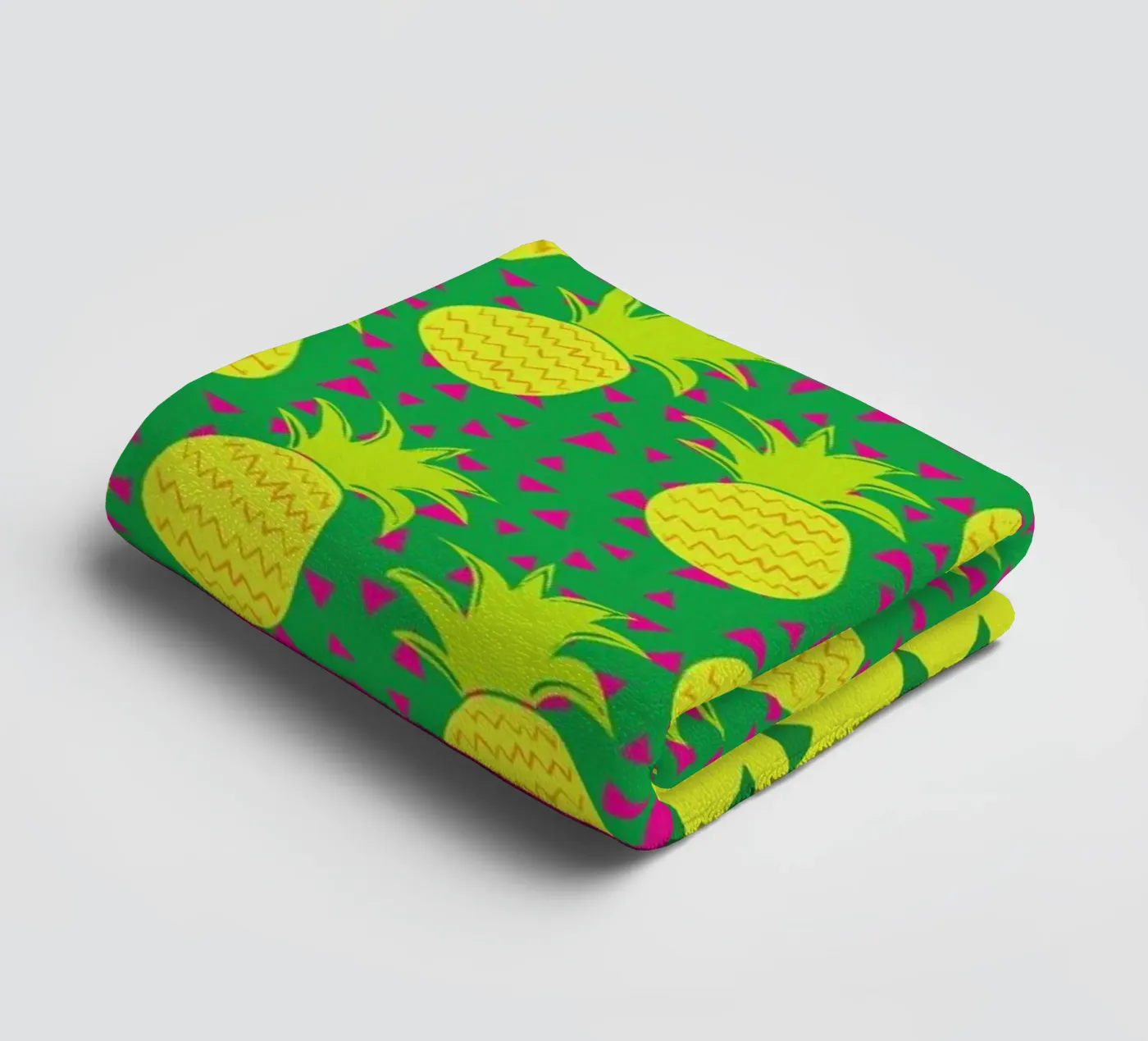 Falling Pineapples badhanddoek van Maria Kritzas