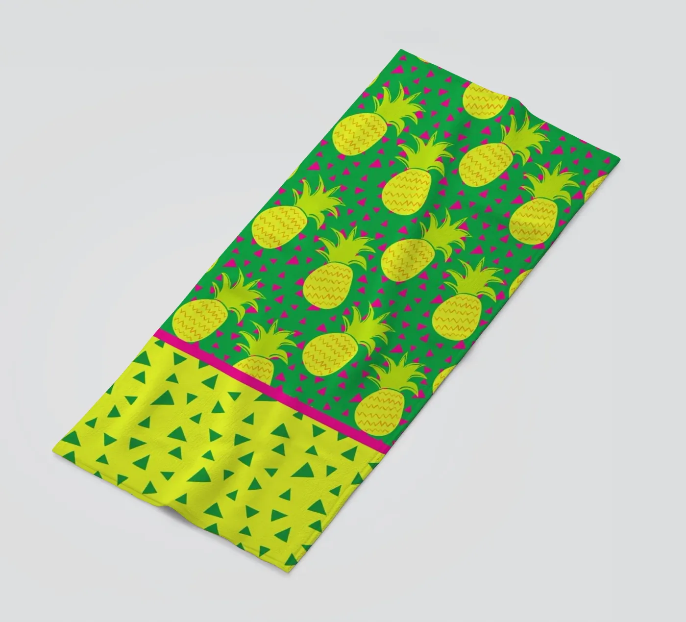 Falling Pineapples serviette de plage de Maria Kritzas