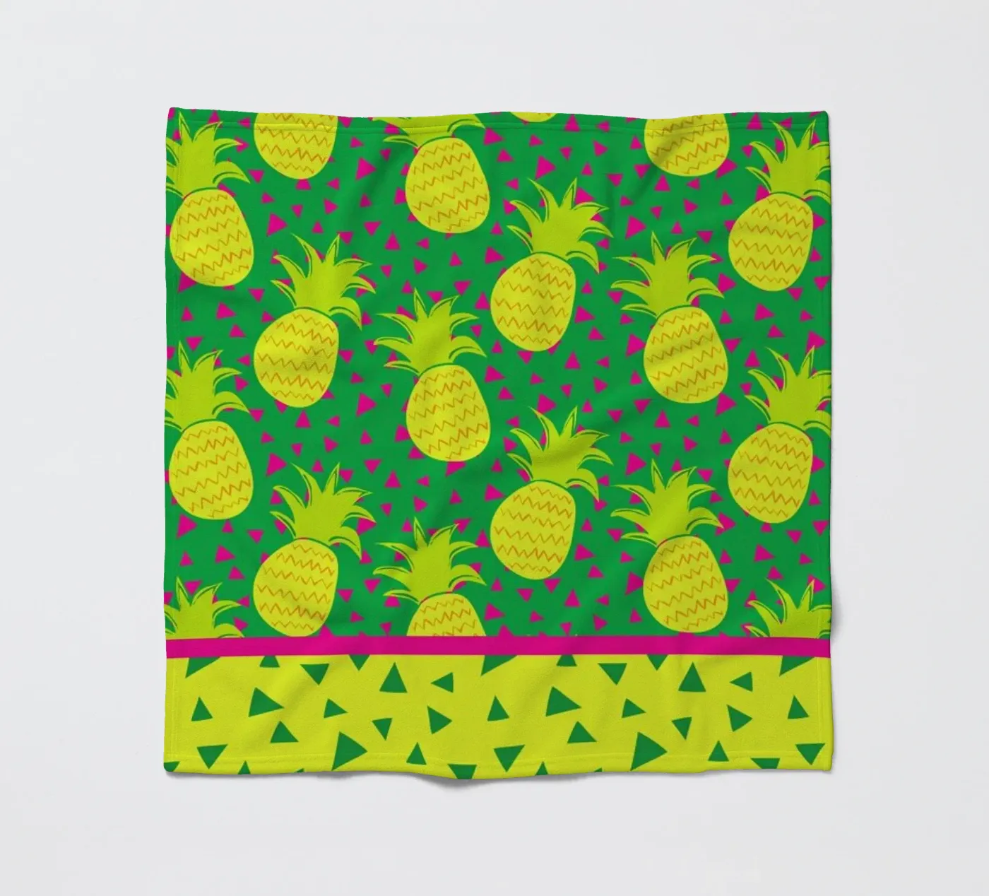 Falling Pineapples Fleecedecke von Maria Kritzas
