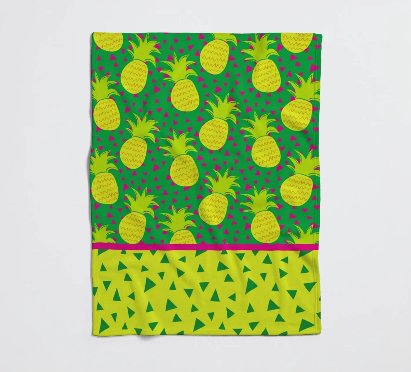 Falling Pineapples coperta in pile da Maria Kritzas