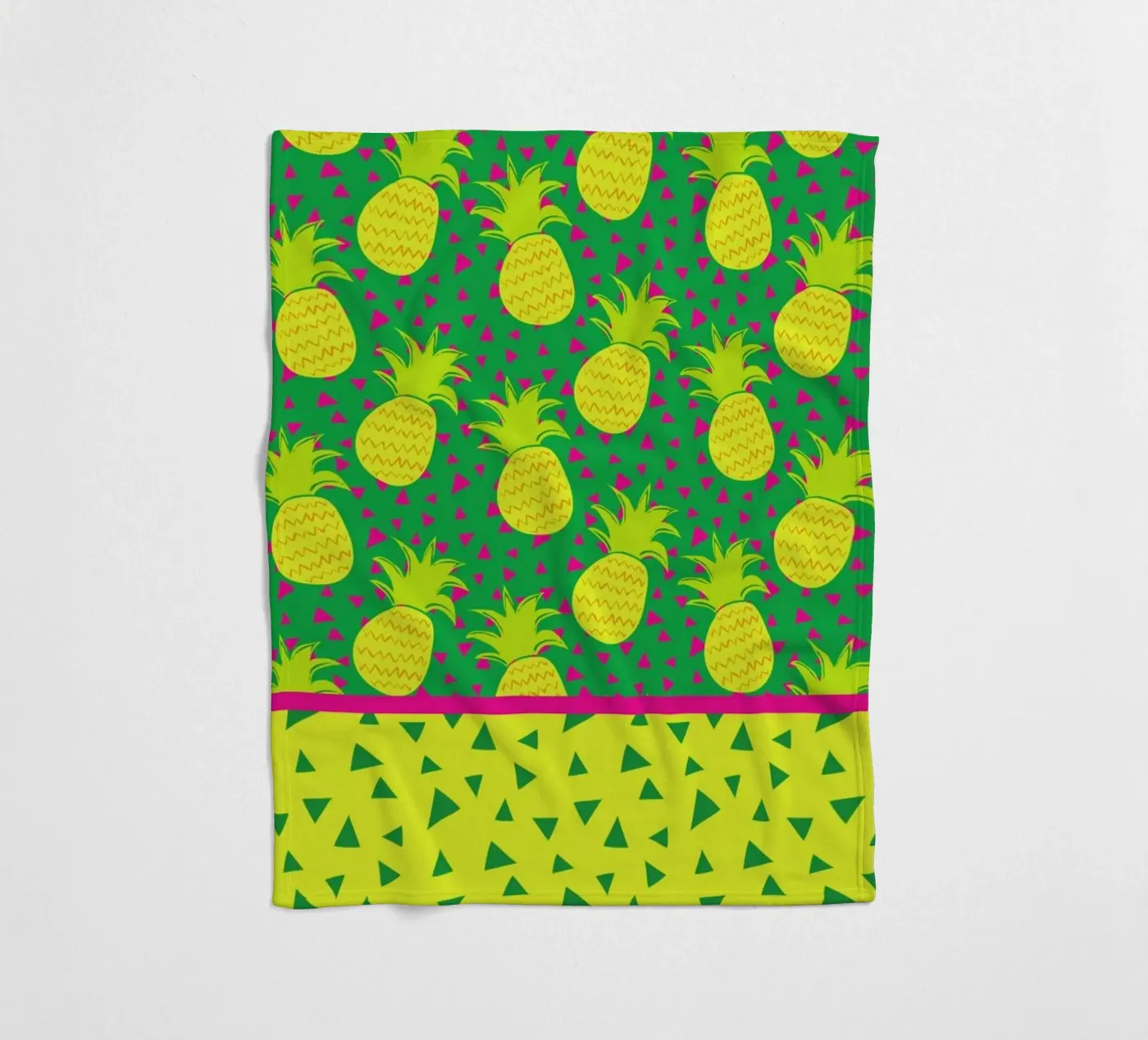 Falling Pineapples Fleecedecke von Maria Kritzas