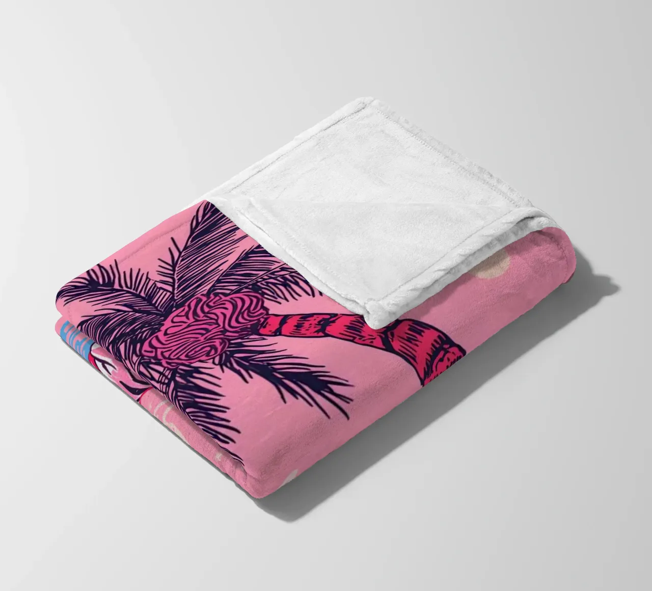 Tigre sotto una palma con combinazione di colori rosa coperta in pile da DesignDoodle