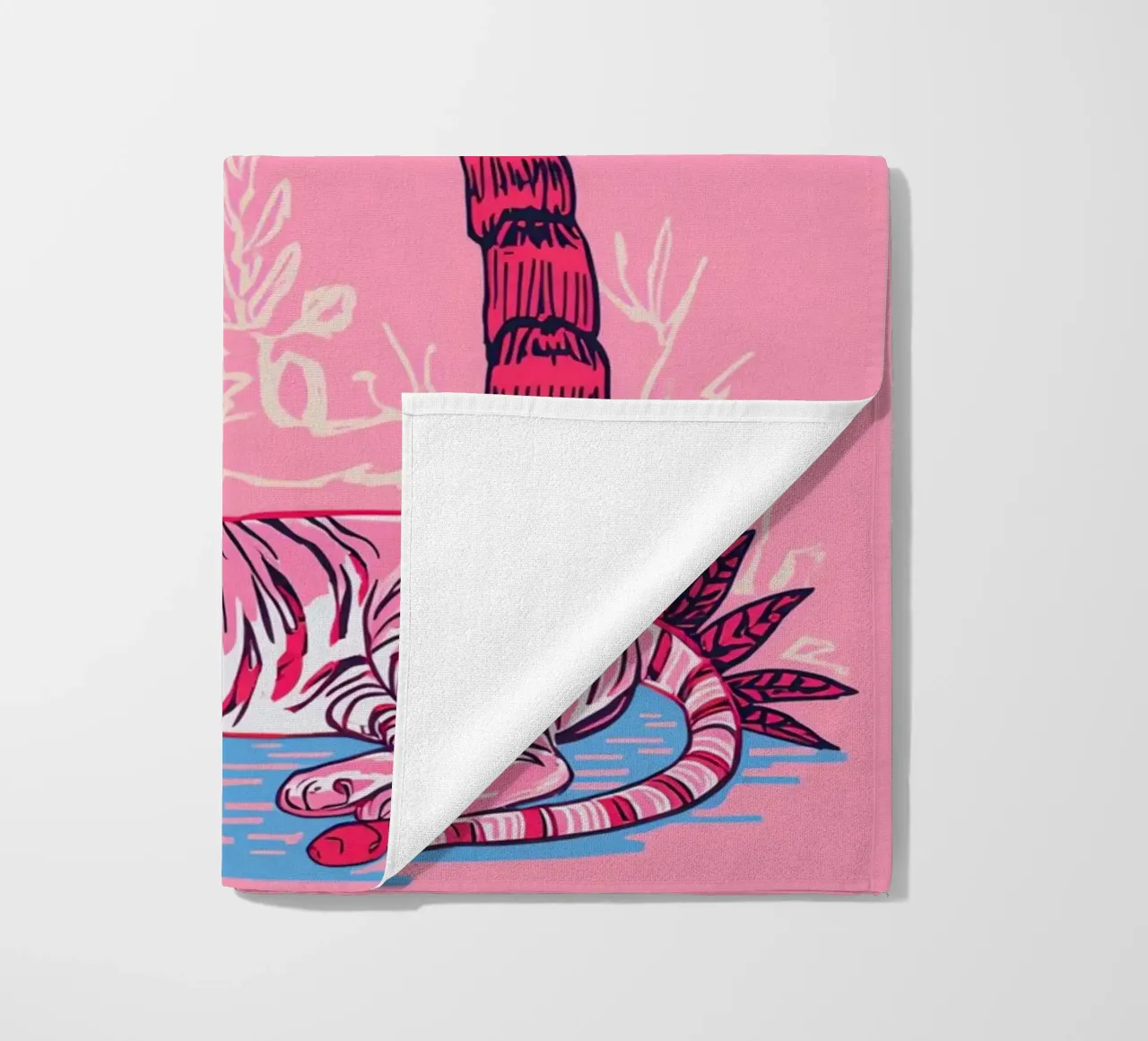 Tigre sotto una palma con combinazione di colori rosa telo mare da DesignDoodle