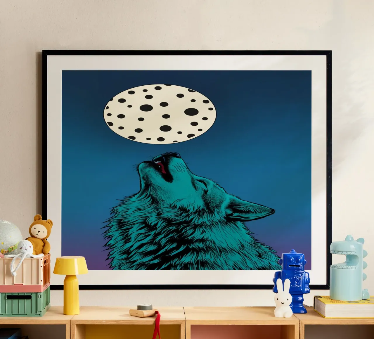 un lupo che ulula a una luna maculata poster da DesignDoodle