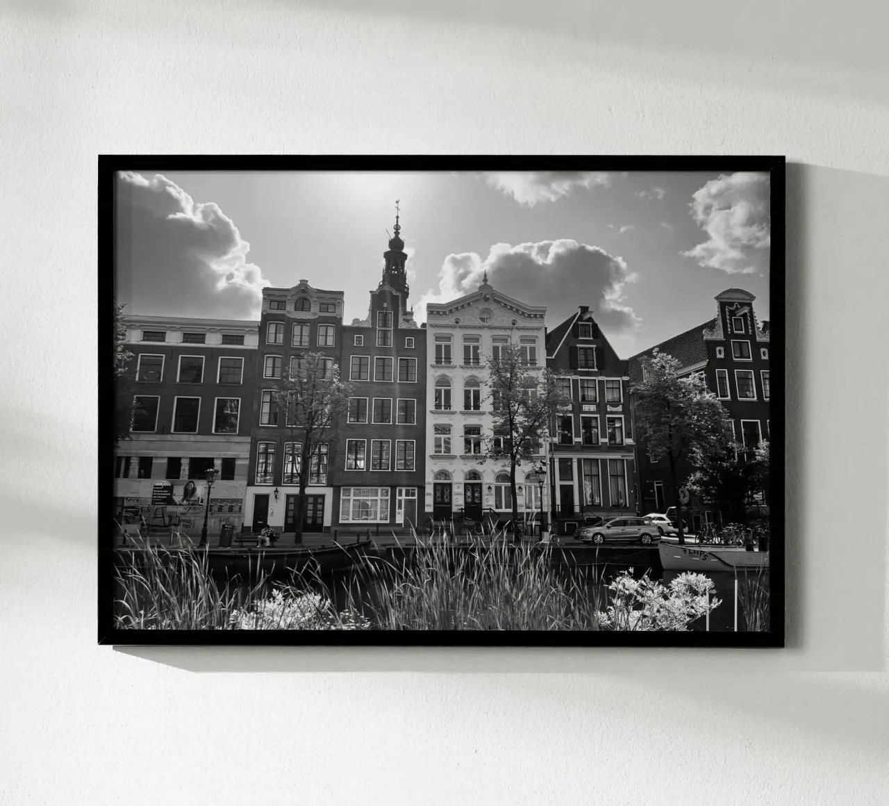 Amsterdam con la luce del sole poster con telaio in legno da Atelier Fabe
