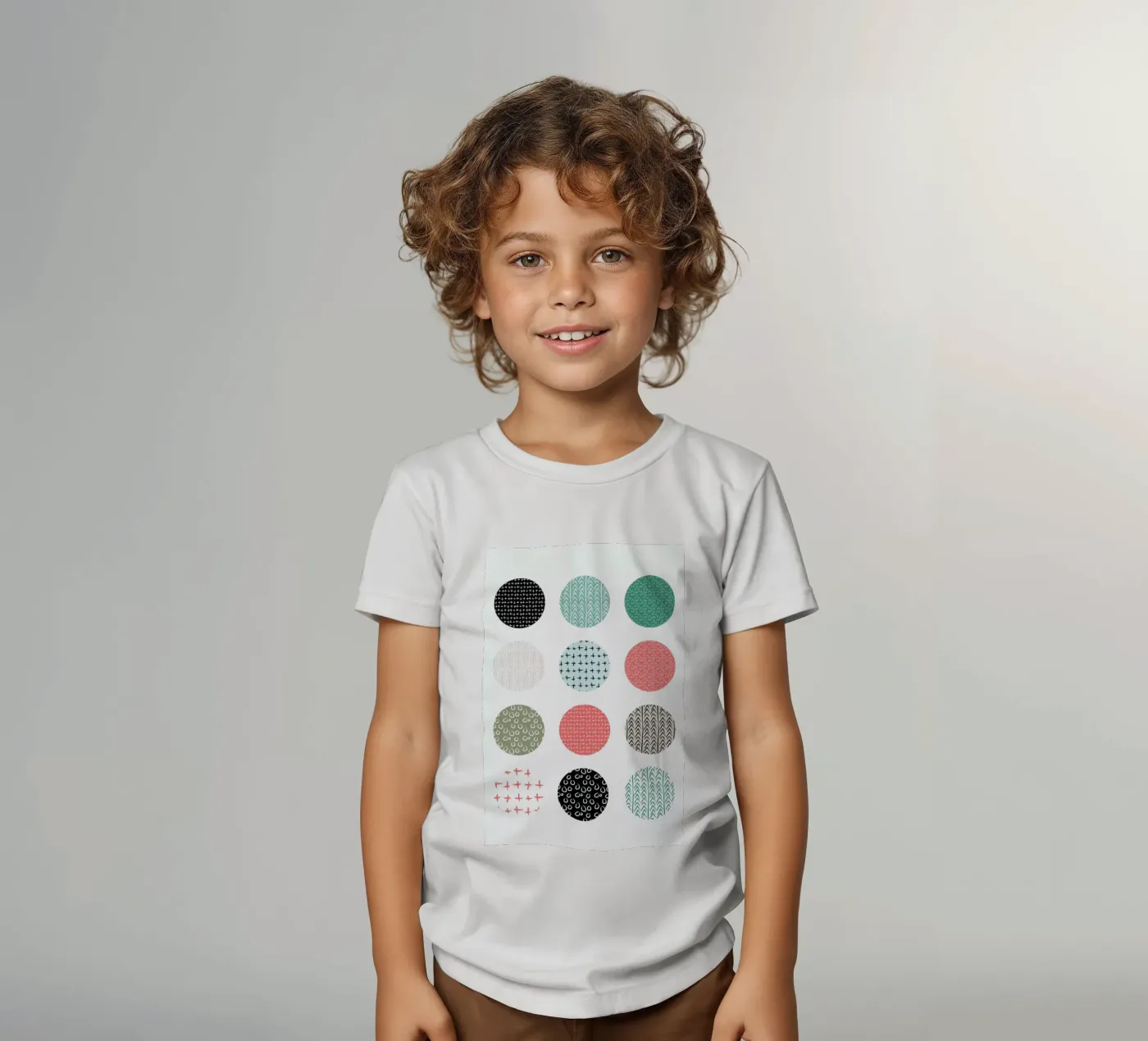 Patterned dots kinder t-shirt van Maria Kritzas