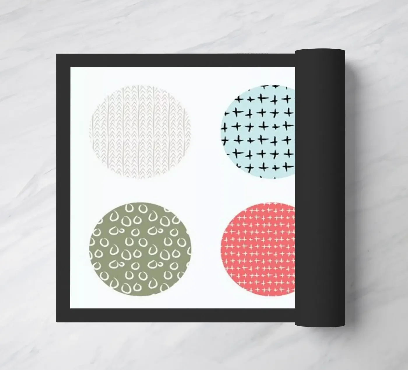 Patterned dots Fußmatte von Maria Kritzas