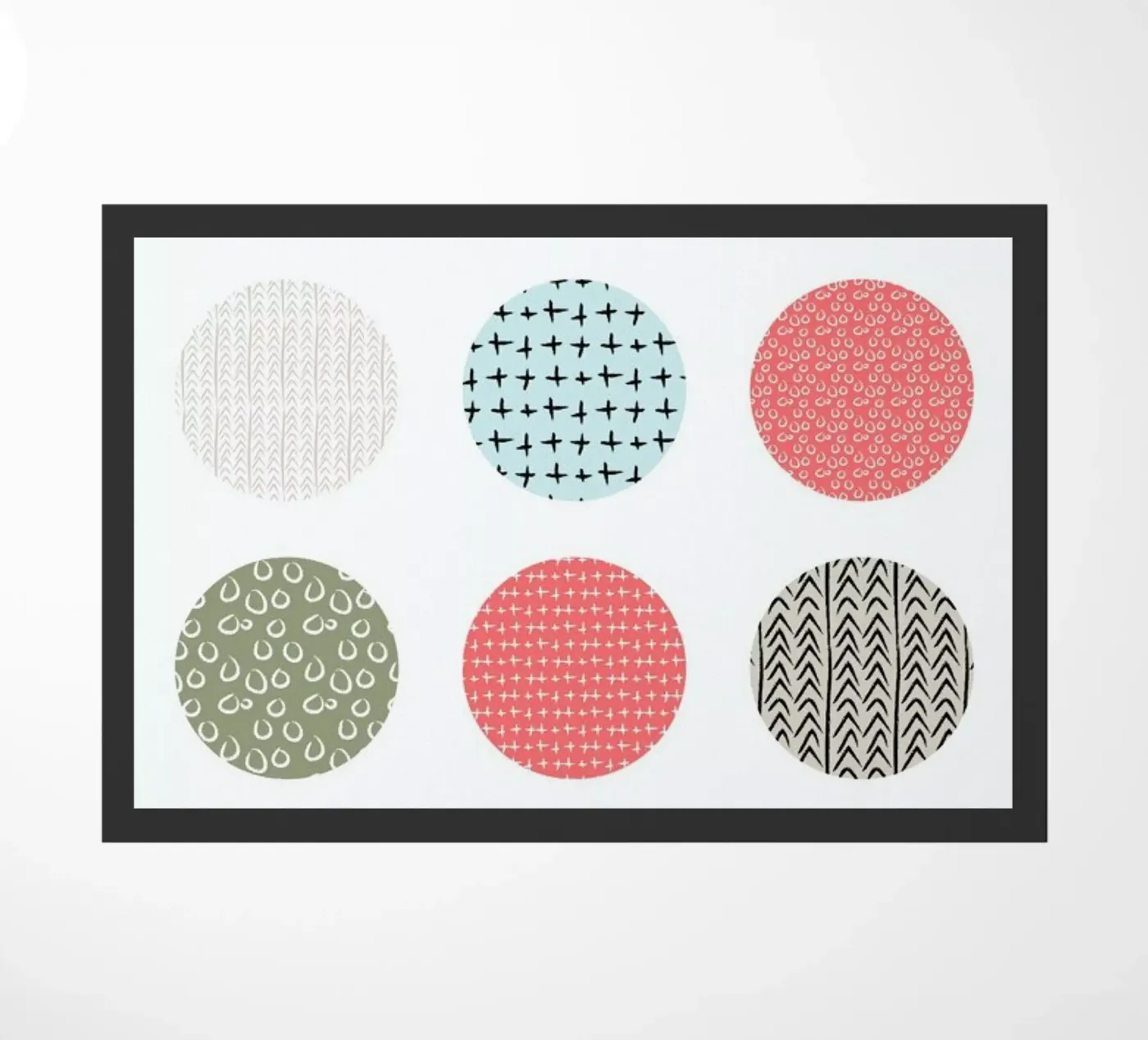 Patterned dots Fußmatte von Maria Kritzas