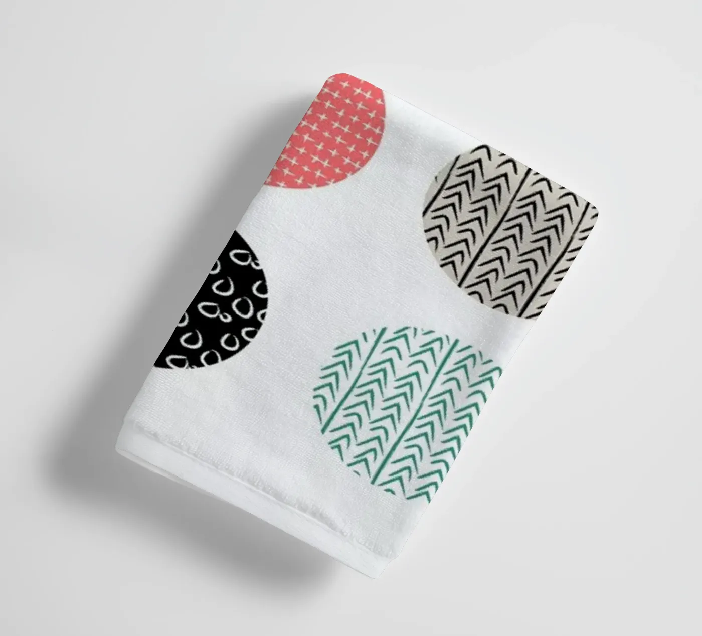 Patterned dots badhanddoek van Maria Kritzas
