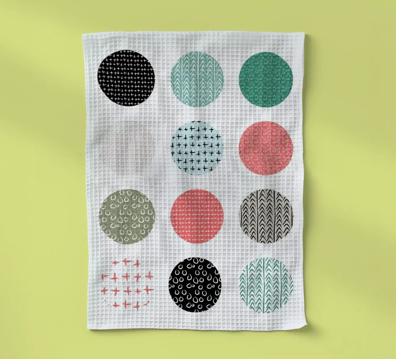 Patterned dots Geschirrtuch von Maria Kritzas