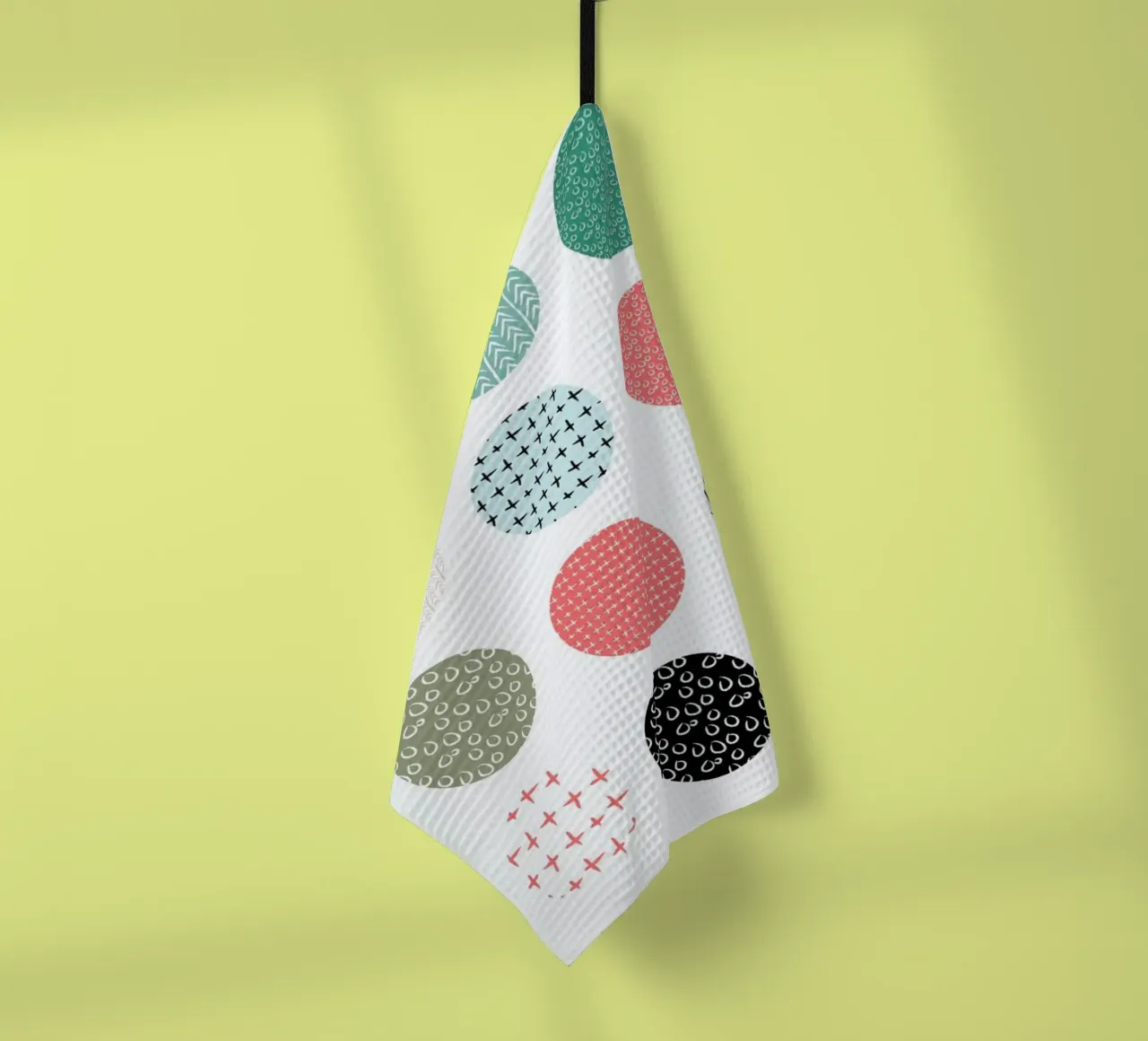 Patterned dots theedoek van Maria Kritzas